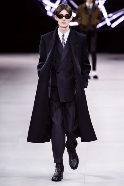 Look 28